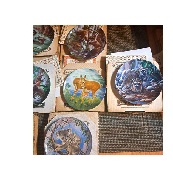 12 Knowles Collector Display Plates in Original Boxes with Certificates - Picture 4 of 8